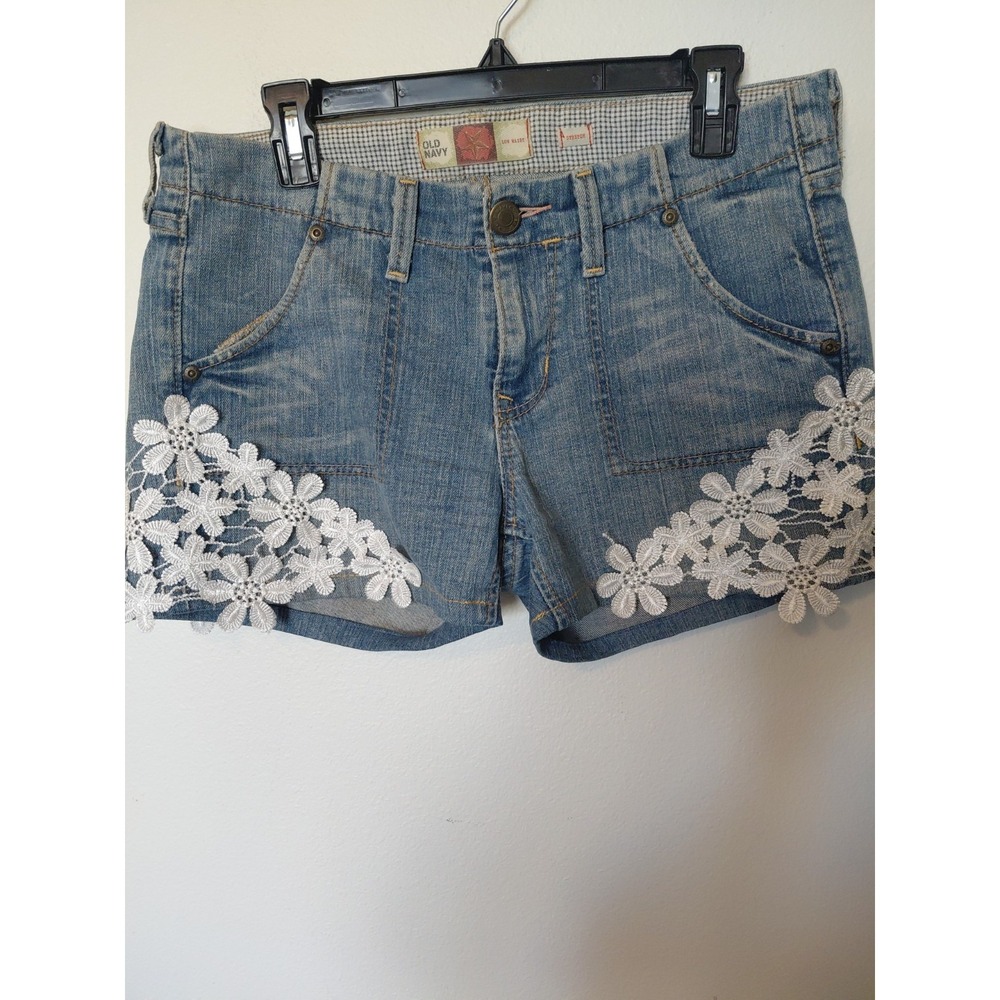 Old Navy Womens Low Rise jean shorts women With Flowers size 8